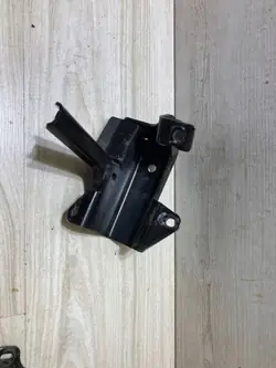 Renault OE Kiinnitystuki OEM 926129614R Käytetty