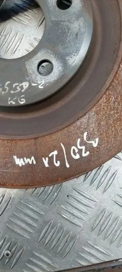 Disque de frein arrière droit Audi A5 2018 OEM 8W2615601E