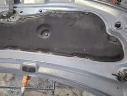 Aislamiento de capó Volkswagen CXY117 T5 usado