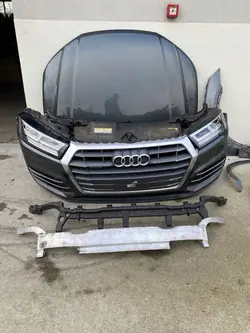 Kokonainen Etuosa Audi Q5 80A S Line