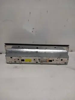 BMW E39 radionäyttö OEM 65.82-8 360 735
