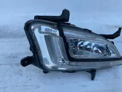 Oikea halogenivalo OEM 92202-D7600 LED DRL:llä