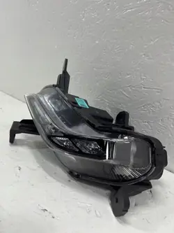 Farol DRL Direito Hyundai I30 III Fastback OEM 92208G4210