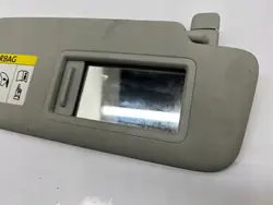 Visor direito OEM 5G0857552DC para Skoda Octavia III