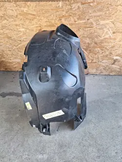 Passage de roue avant droit G1EY-R16114-AB Ford Focus
