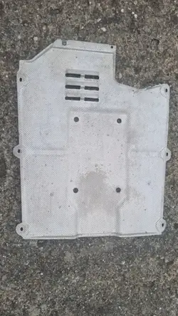 Porsche Macan 95B Alustasuojus OEM 95B825209D