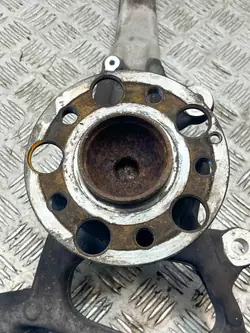 Moyeu de roue Mercedes-Benz A2313320701 - Gauche avant