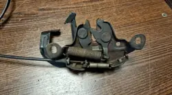 Motorhuvelås OEM 65621 för Nissan Almera Tino