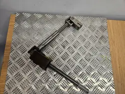 Ohjauspylvään risti OEM 16013 Etu Audi A2