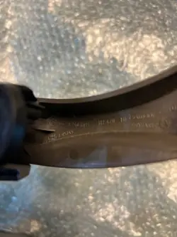 BMW E65 motorhuveshandtag OEM 7023992