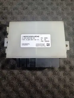 Moottorinohjausyksikkö Mercedes-Benz E W213 OEM A0009008233