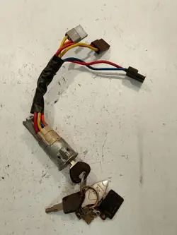 Peugeot 306 sytytyskytkin OEM 51 avaimilla