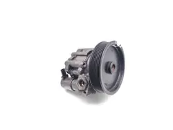 Bomba de Direção Assistida Mercedes W639 W906 OM651 A0064666601