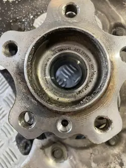 Moyeu de roue arrière BMW OEM UTO60706 - Occasion