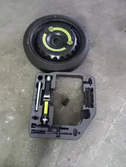 Roda sobressalente OEM 8K0601027 para Audi A4 Avant 2010