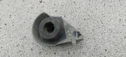 Soporte Escape Jeep OEM 68466128AB Lado Derecho