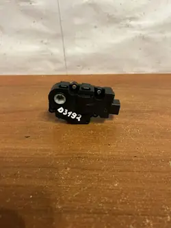 Sammlerklappenmotor OEM D3192 für Mercedes-Benz