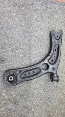 LEON III GOLF VII Braccio Anteriore Sinistro 5Q0407151L