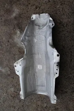Écran thermique Volvo OEM 31425010 pour V40 II