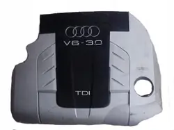 Audi Q7 Moottorikansi OEM 4L0103925B - Käytetty