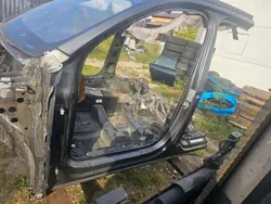 Keskisalko Audi Q7 4M OEM SLUPEK PRAWY LEWY