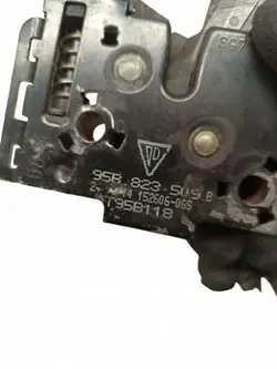 Porsche OE 95B823509B Motorhuvelås - Begagnad