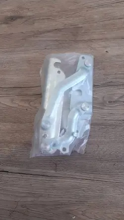 Bisagra de capó derecha Ford Fiesta mk7 VII 1673015