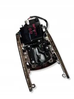 Infiniti G37 linke Halterung OEM 969U900A04