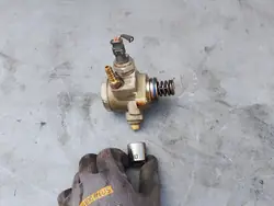 Polttoainepumppu VW Seat Skoda 1.4 TSI 04E127026E