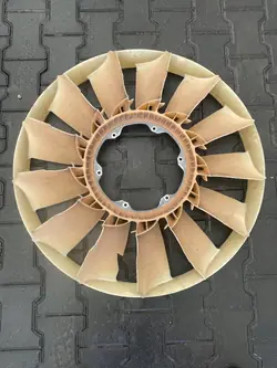 Ventilateur Mercedes Actros MP4 OEM A4712050606 Occasion