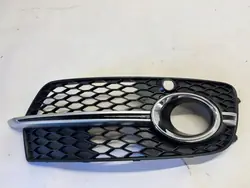 Puskurin ritilä OEM 8R0 807 682 N Audi Q5 8R:lle