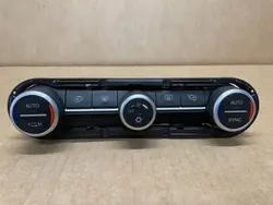 Ilmastointipaneeli Alfa Romeo Giulia OEM 01561303470