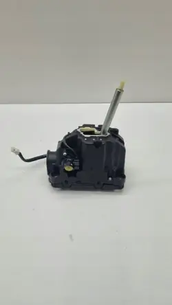 Dodge Challenger versnellingspook OEM 04670717AA
