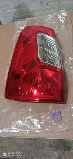 Luz trasera derecha Nissan Navara D23