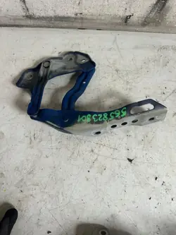 Skoda Kodiaq Vasen Konepeltisarana OEM 565823301
