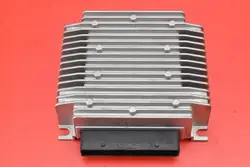 TESLA S ÄÄNIVAHVISTIN 1004833-10-A