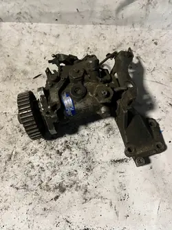 Bomba de inyección Lucas OEM 8448b070a - Usada