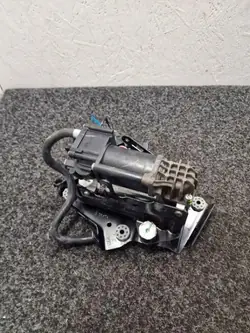 BMW 5 (G60) Suspension Compressor 6894904 2024