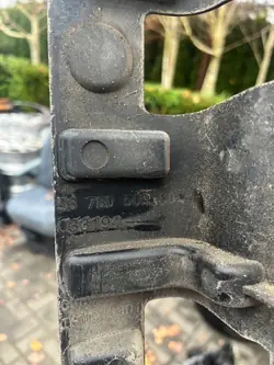 Halterung für hintere Stoßstange PEUGEOT 2008 9678050980