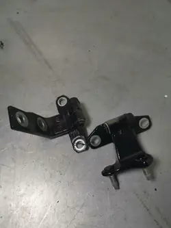 Infiniti Q50 bakdörrgångjärn OEM FBZ15764