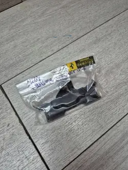 Ferrari 458 Linker Koplampbevestiging OEM 264942