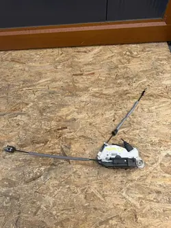 Dörrlås vänster fram VW Volkswagen Tiguan