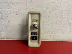 Chrysler USB-portti OEM 68145567AA - Käytetty