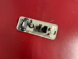 Port USB Chrysler OEM 68145567AA - Occasion