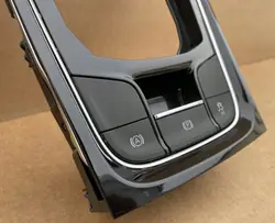 Cadre Panneau Skoda OEM 566863212A Noir Piano