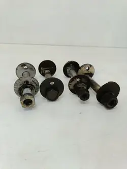 OEM 11341 Etuakselin jousituspultit Lexus LS400