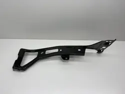 Audi A4 B8 stänkskärmsfäste vänster fram OEM 8W0821135C