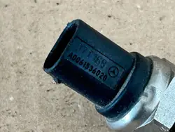 Sensor Pressão Combustível Mercedes OEM A0061536028