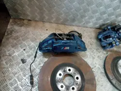BMW F40 Jarrulevyt & Jarrupuristimet OEM-paketti