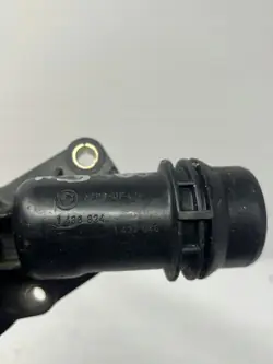BMW X3 E83 E60 E46 Boîtier de Thermostat M54 OEM 1436824